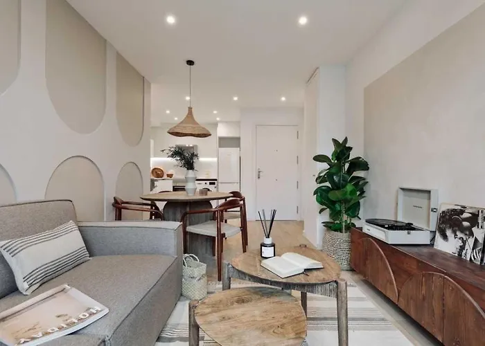 Luxury 2br Born Area *