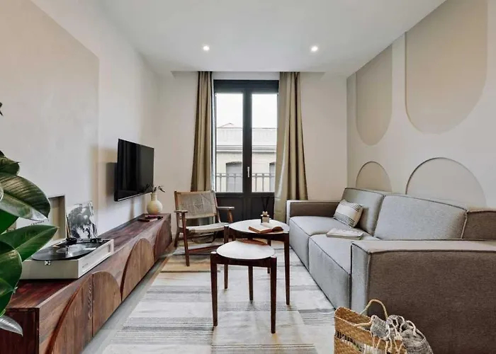 Luxury 2br Born Area Διαμέρισμα *