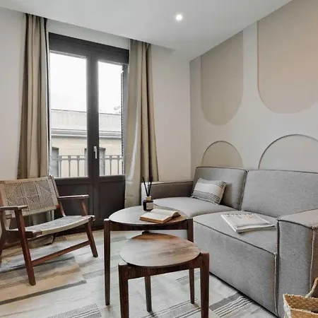 Luxury 2br Born Area *