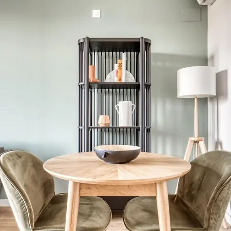 Luxury 2br Born Area