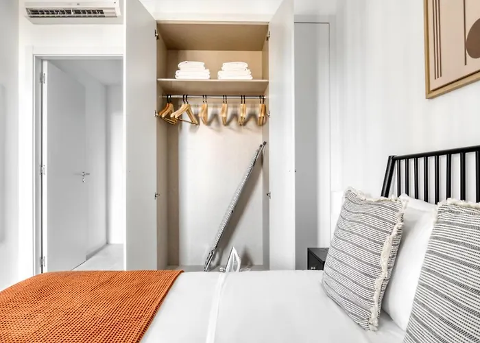 Luxury 2br Born Area